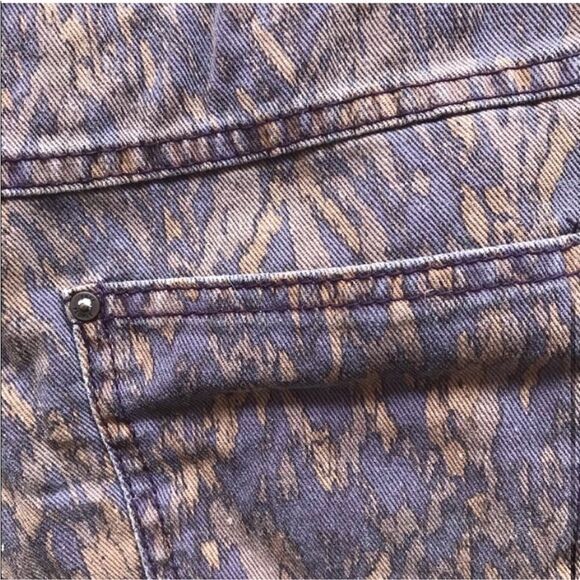 Women’s Free People Boho Printed Jean Shorts - Picture 3 of 6